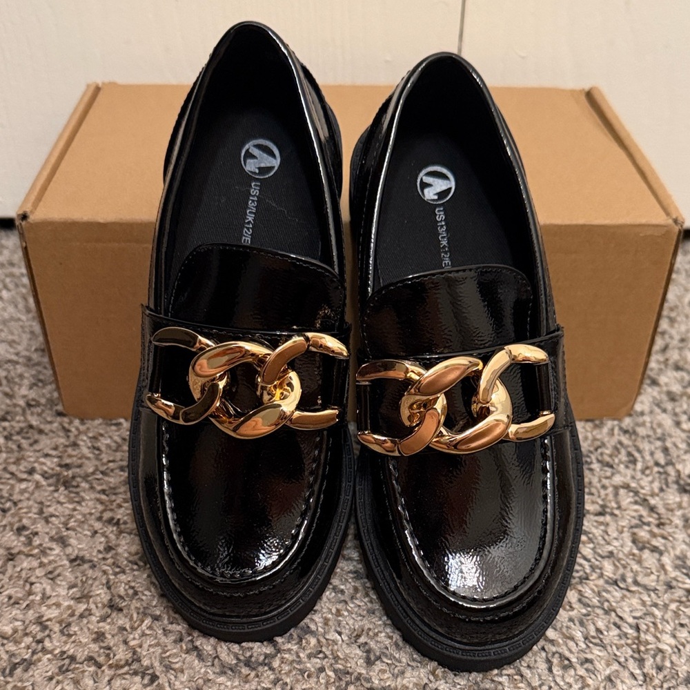 NEW! Girls Black Dress Shoes with Gold Chain